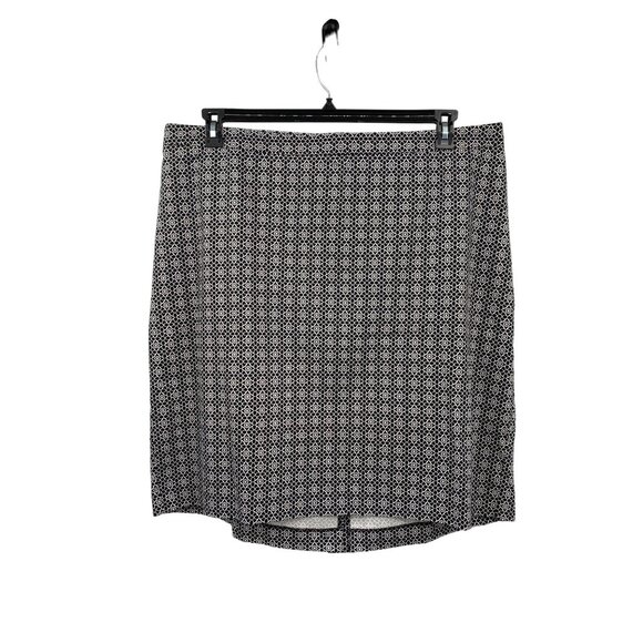 Catherines Dresses & Skirts - Catherines Skirt Womens 2X NEW Black Patterned Lightweight